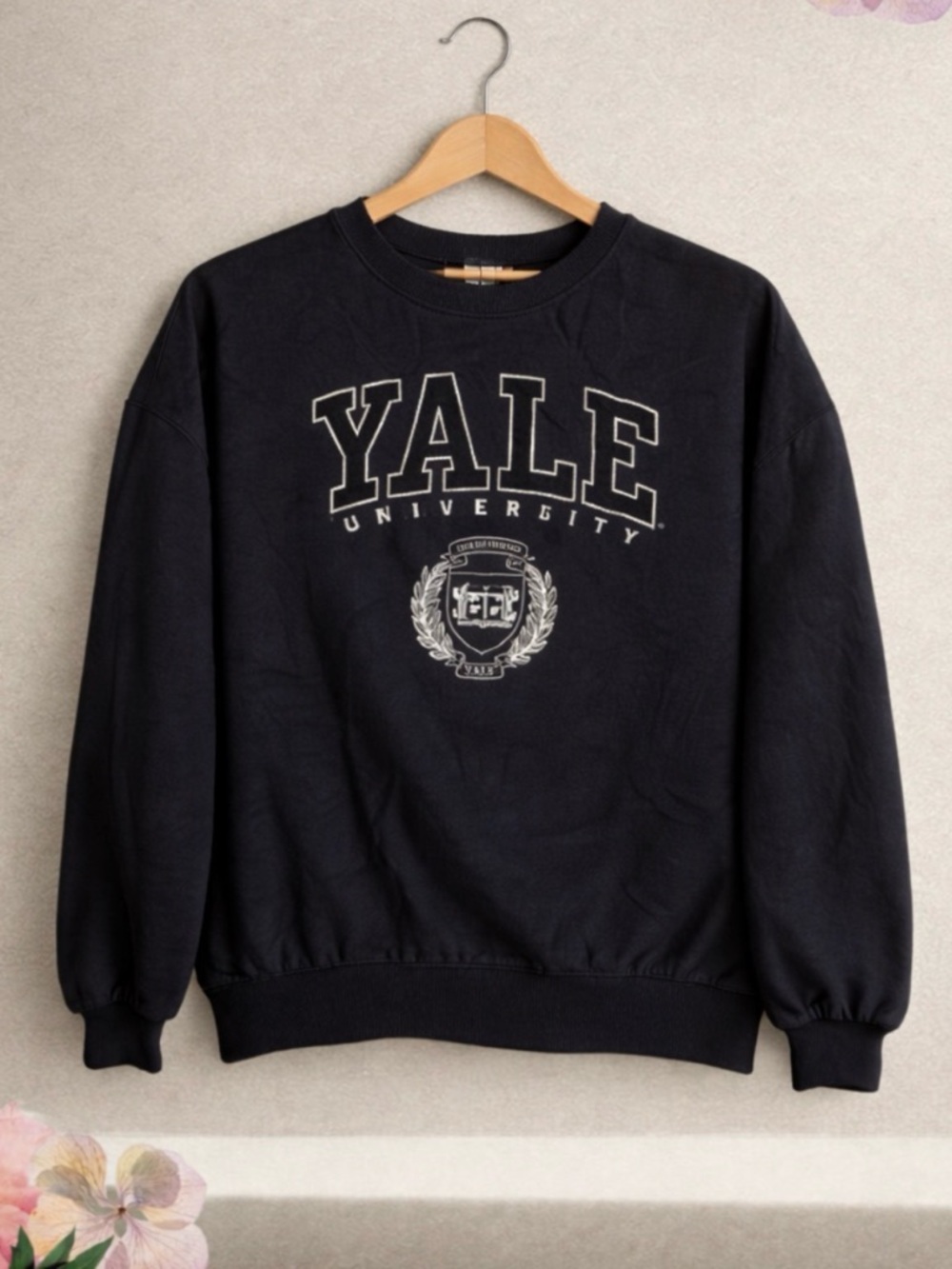 Yale Navy Blue Sweater H&M (XS)